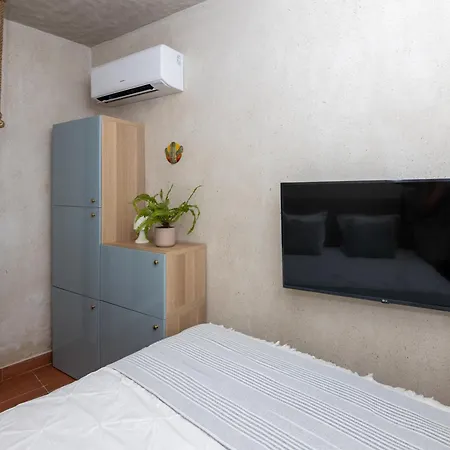 Fiesta Y Siesta Apartment *